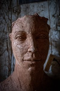 Tête-Nathalie Pouzet-Poterie des Chals