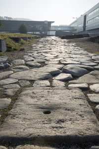 Rue pavée dalles de granit