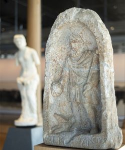 Stele Sucellus au musée de Saint-Romain-en-Gal